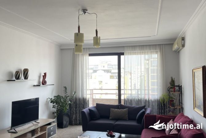 Shtepi me qera 2+1 ne Tirane - 800 Euro