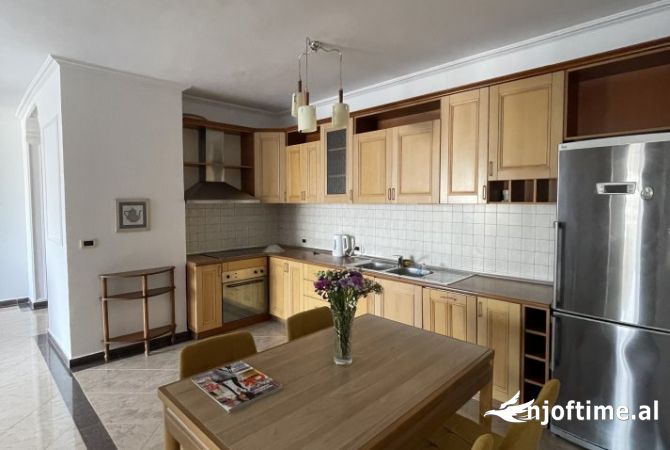 Shtepi me qera 2+1 ne Tirane - 800 Euro