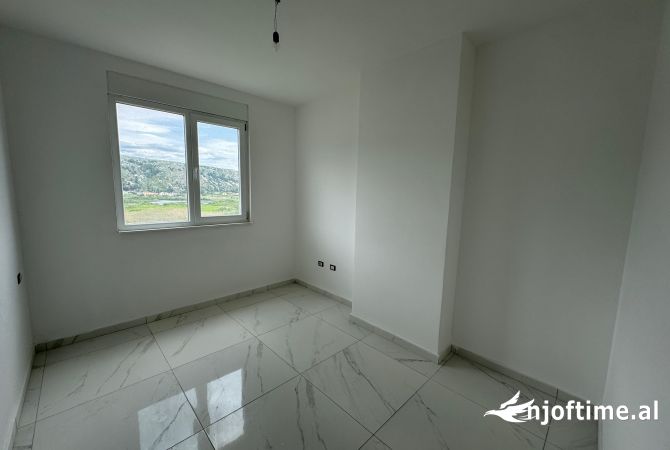Shtepi ne shitje Apartament ne Lezhe, 2+1, Mobilimi Bosh, pa mobiluar, Pagesa 95,000  Euro.