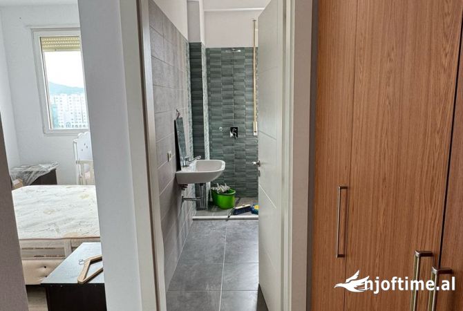 Shtepi me qera 3+1 ne Tirane - 60,000 Leke