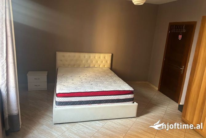 Shtepi me qera Apartament ne Tirane, 2+1, Mobilimi E mobiluar, Pagesa 60,000  Leke.
