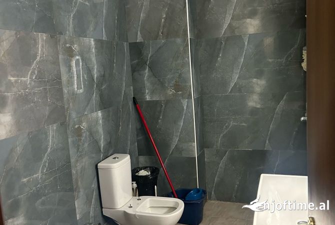 Shtepi me qera Apartament ne Tirane, 2+1, Mobilimi E mobiluar, Pagesa 60,000  Leke.