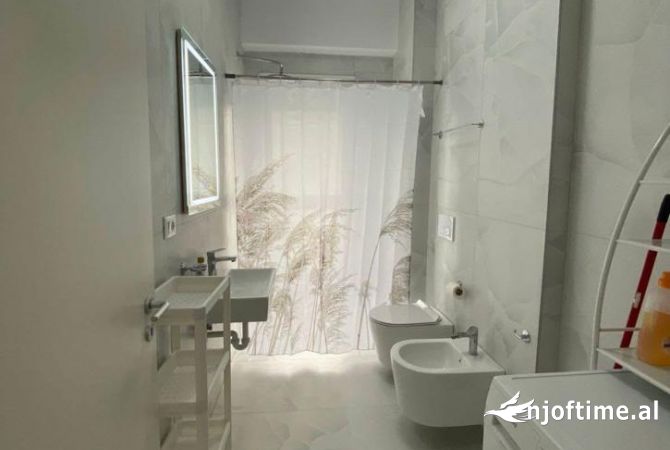 Shtepi me qera 1+1 ne Tirane - 400 Euro