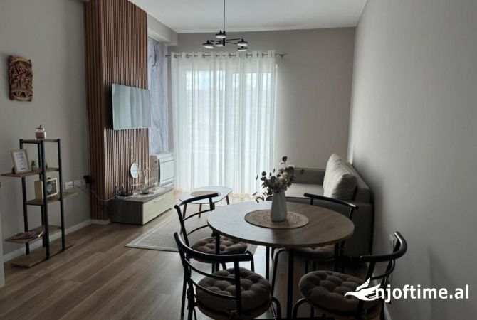 Shtepi me qera Apartament ne Tirane, 1+1, Mobilimi E mobiluar, Pagesa 50,000  Leke.