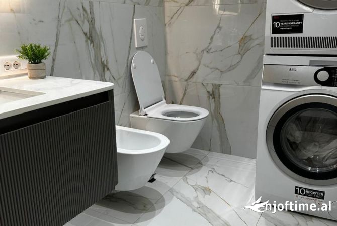 Shtepi ne shitje Apartament ne Tirane, 2+1, Mobilimi E mobiluar, Pagesa 252,900  Euro.