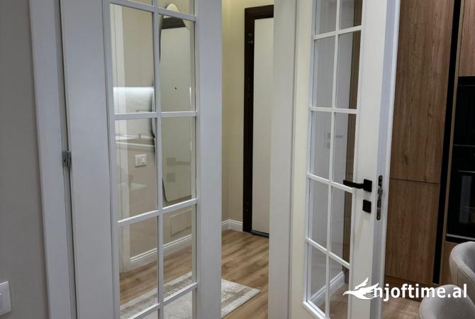 Shtepi ne shitje Apartament ne Tirane, 2+1, Mobilimi E mobiluar, Pagesa 252,900  Euro.