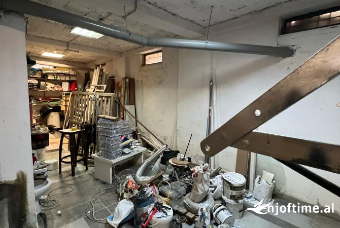 Ambient biznesi ne shitje 4+1 ne Tirane - 49,500 Euro