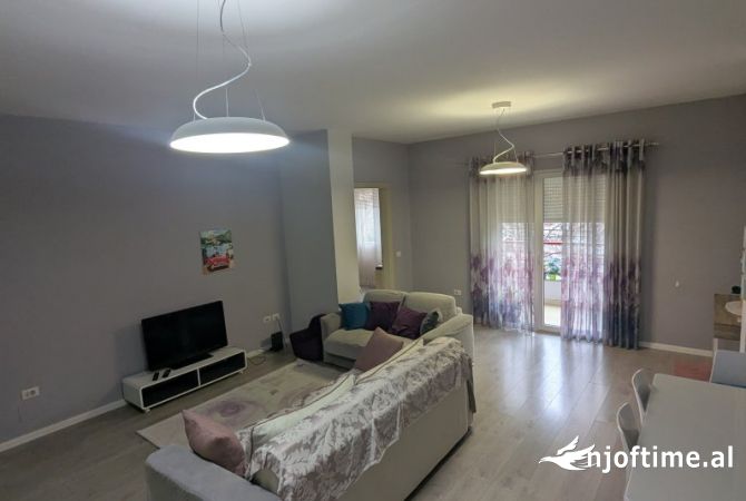 Shtepi me qera 1+1 ne Tirane - 60,000 Leke