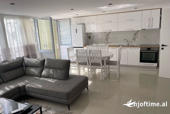 Shtepi me qera 4+1 ne Tirane - 550 Euro