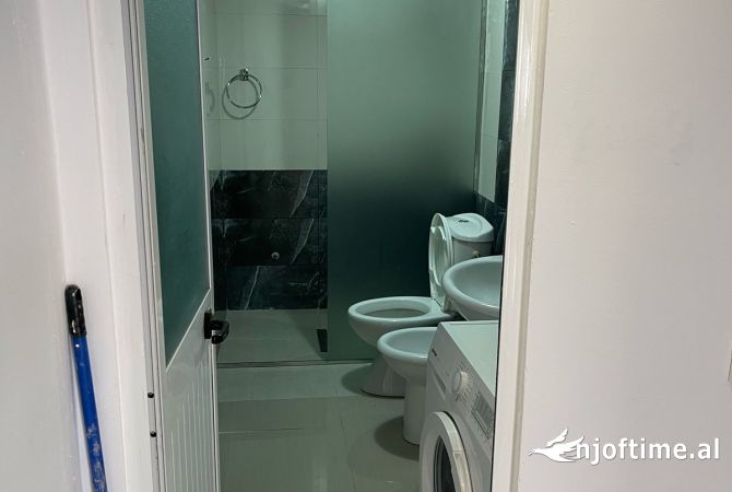 Shtepi me qera 4+1 ne Tirane - 550 Euro