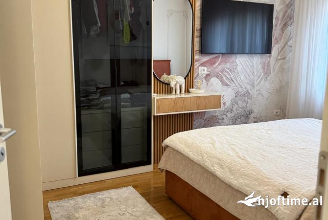 Shtepi me qera Apartament ne Tirane, 1+1, Mobilimi E mobiluar, Pagesa 1,000  Euro.