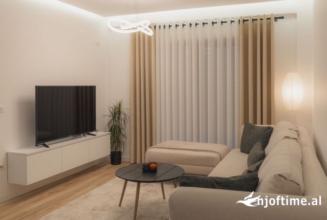 Shtepi me qera 2+1 ne Tirane - 650 Euro