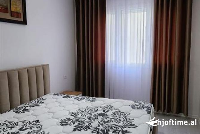 Shtepi me qera 2+1 ne Tirane - 70,000 Leke