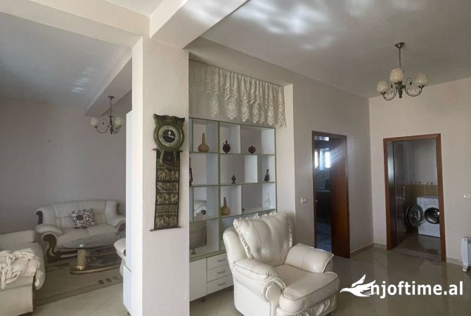 Shtepi me qera 2+1 ne Tirane - 50,000 Leke