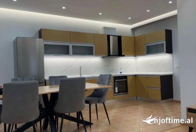 Shtepi me qera 2+1 ne Tirane - 600 Euro