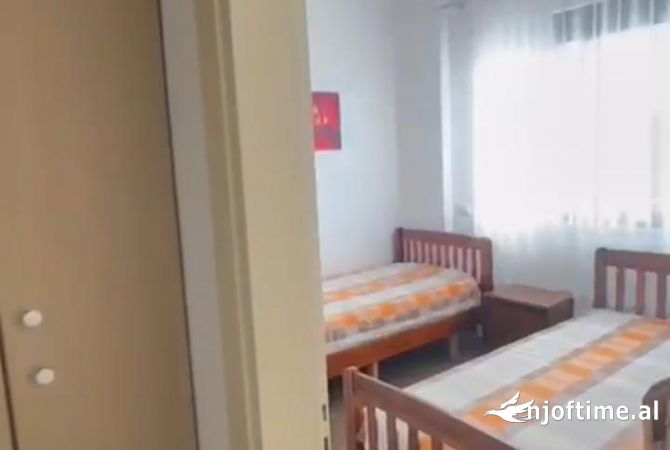 Shtepi me qera Apartament ne Tirane, 2+1, Mobilimi E mobiluar, Pagesa 450  Euro.