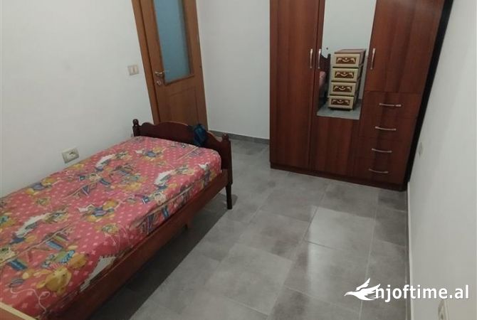 Shtepi me qera Apartament ne Tirane, 2+1, Mobilimi E mobiluar, Pagesa 35,000  Leke.