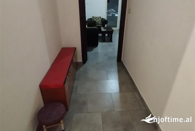 Shtepi me qera Apartament ne Tirane, 2+1, Mobilimi E mobiluar, Pagesa 35,000  Leke.