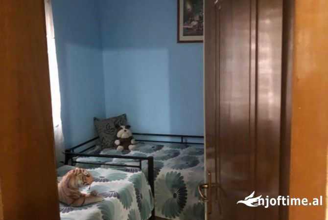 Shtepi ne shitje Shtepi Private ne Tirane, 3+1, Mobilimi E mobiluar, Pagesa 220,000  Euro.