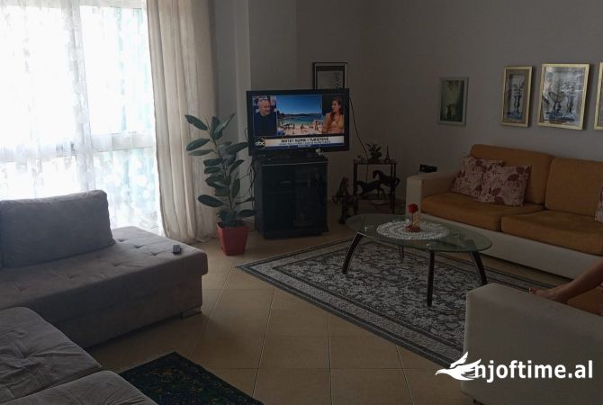 Shtepi me qera 2+1 ne Tirane - 450 Euro
