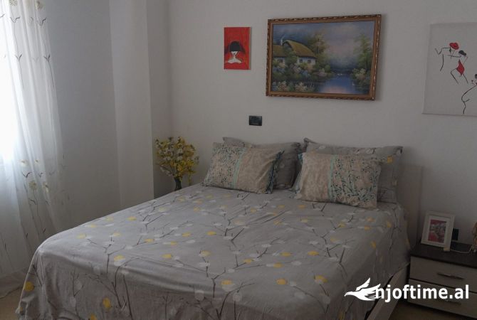Shtepi me qera 2+1 ne Tirane - 450 Euro
