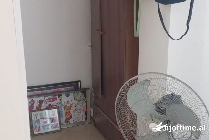 Shtepi me qera Apartament ne Tirane, 2+1, Mobilimi E mobiluar, Pagesa 450  Euro.