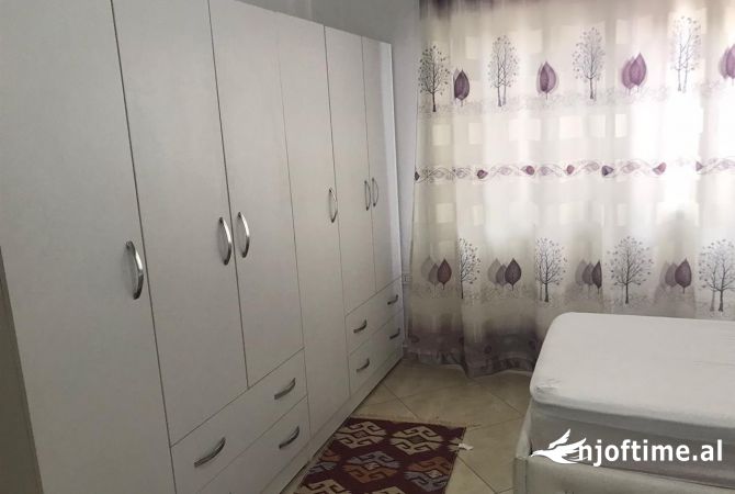 Shtepi me qera Apartament ne Tirane, 2+1, Mobilimi E mobiluar, Pagesa 40,000  Leke.