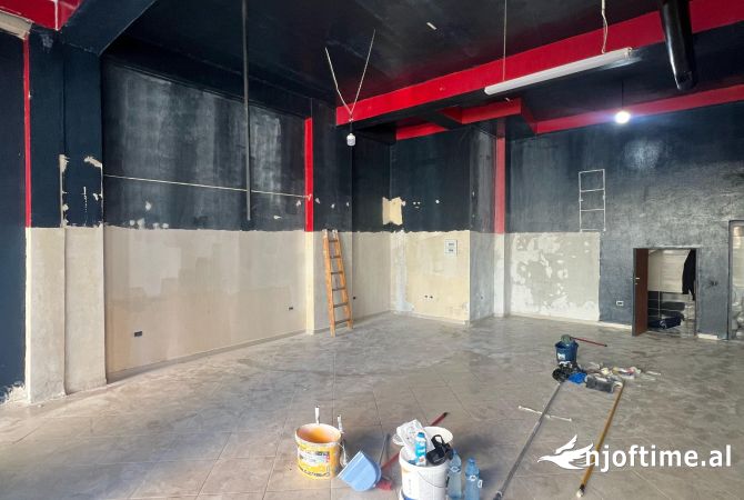 Ambient biznesi me qera 3+1 ne Tirane - 1,000 Euro