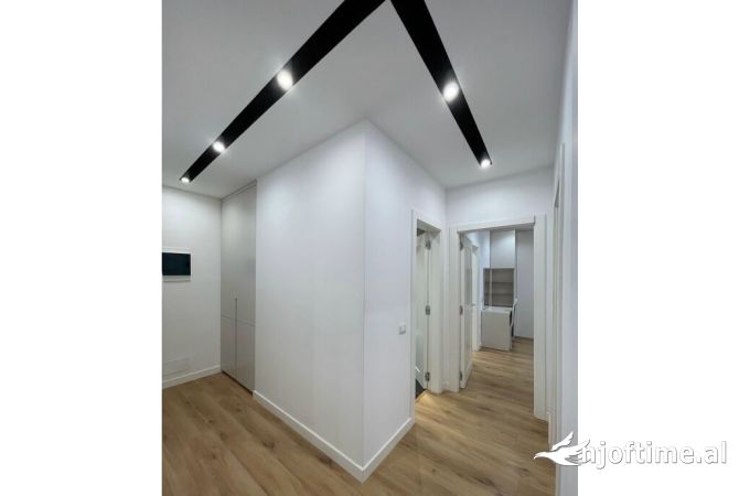 Shtepi me qera Apartament ne Tirane, 2+1, Mobilimi E mobiluar, Pagesa 900  Euro.