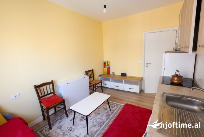 Shtepi me qera 1+1 ne Tirane - 35,000 Leke