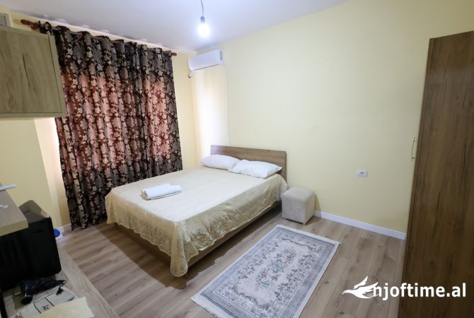 Shtepi me qera Apartament ne Tirane, 1+1, Mobilimi E mobiluar, Pagesa 35,000  Leke.