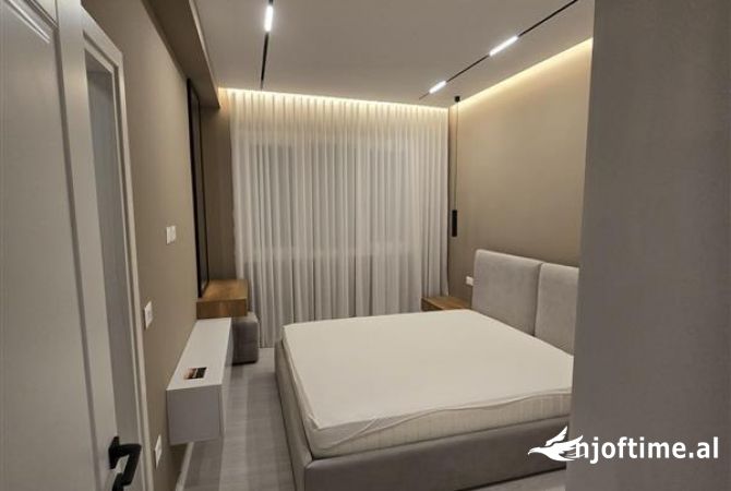 Shtepi me qera Apartament ne Tirane, 2+1, Mobilimi E mobiluar, Pagesa 90,000  Leke.