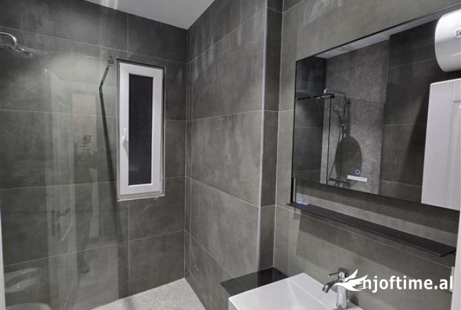 Shtepi me qera 2+1 ne Tirane - 90,000 Leke