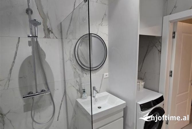 Shtepi me qera Apartament ne Tirane, 2+1, Mobilimi E mobiluar, Pagesa 90,000  Leke.