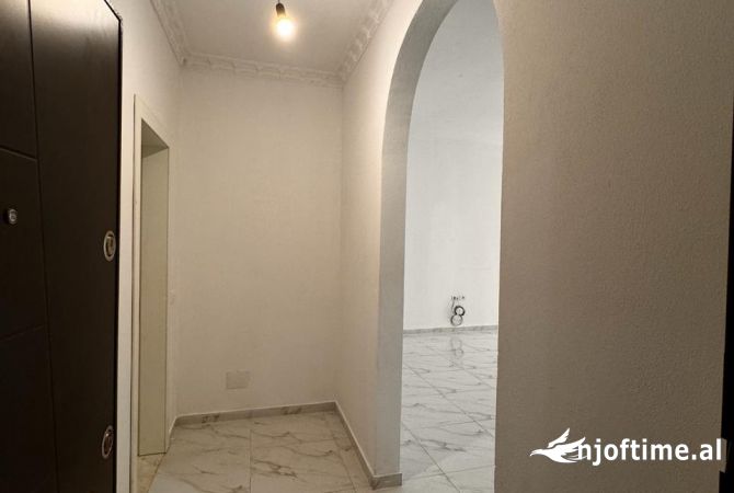 Shtepi me qera Apartament ne Tirane, 1+1, Mobilimi Bosh, pa mobiluar, Pagesa 40,000  Leke.