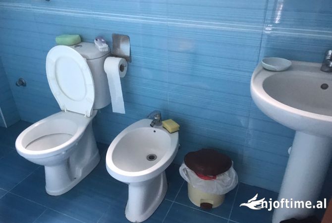 Shtepi me qera Apartament ne Tirane, 4+1, Mobilimi E mobiluar, Pagesa 1,500  Euro.