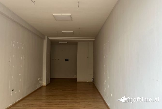 Ambient biznesi me qera 1+1 ne Tirane - 50,000 Leke