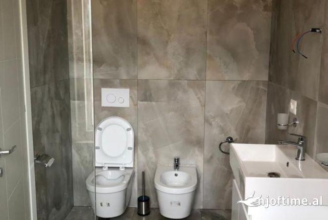 Shtepi me qera Apartament ne Tirane, 2+1, Mobilimi E mobiluar, Pagesa 500  Euro.