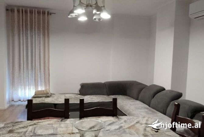 Shtepi me qera 2+1 ne Tirane - 500 Euro