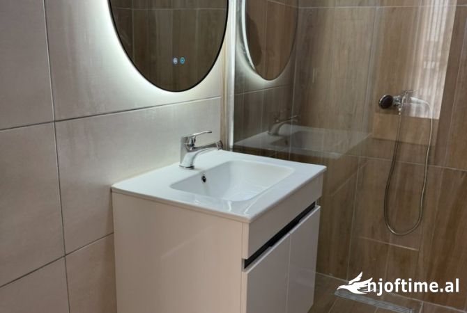 Shtepi me qera Apartament ne Tirane, 2+1, Mobilimi E mobiluar, Pagesa 850  Euro.