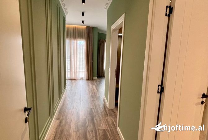 Shtepi me qera Vila Luksoze ne Tirane, 3+1, Mobilimi E mobiluar, Pagesa 3,000  Euro.