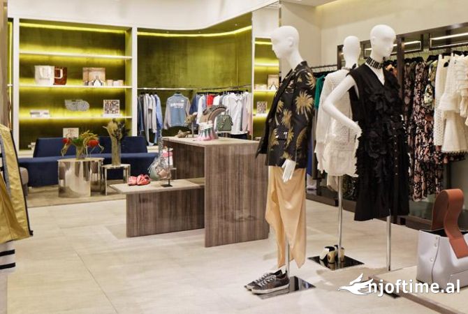 Ambiente Commerciale in Vendita 1+1 a Tirana - 50,000 Euro