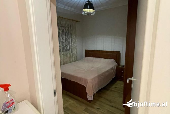 Shtepi ne shitje Apartament ne Durres, 4+1, Mobilimi E mobiluar, Pagesa 361,000  Euro.