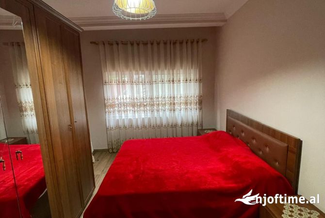 Shtepi ne shitje Apartament ne Durres, 4+1, Mobilimi E mobiluar, Pagesa 361,000  Euro.