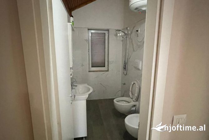 Shtepi ne shitje Apartament ne Durres, 4+1, Mobilimi E mobiluar, Pagesa 361,000  Euro.