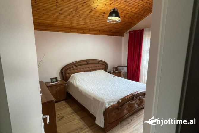 Shtepi ne shitje Apartament ne Durres, 4+1, Mobilimi E mobiluar, Pagesa 361,000  Euro.