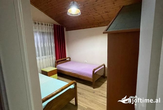 Shtepi ne shitje Apartament ne Durres, 4+1, Mobilimi E mobiluar, Pagesa 361,000  Euro.