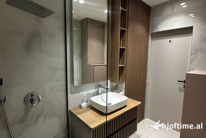 Shtepi me qera Apartament ne Tirane, 2+1, Mobilimi E mobiluar, Pagesa 850  Euro.