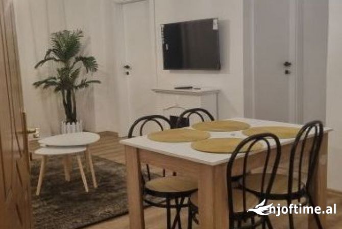 Shtepi me qera 2+1 ne Tirane - 50,000 Leke