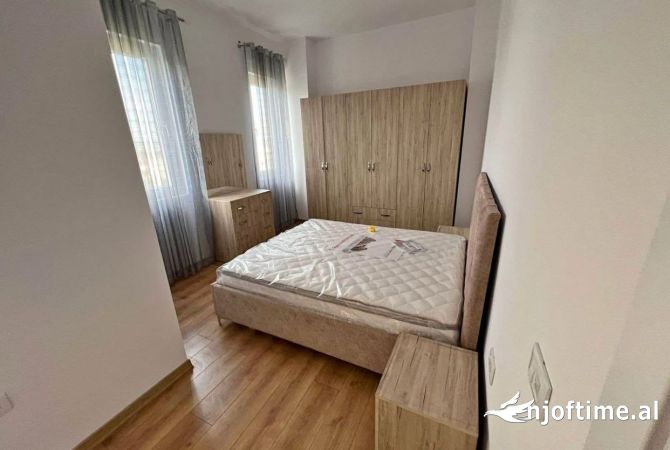 Shtepi me qera 2+1 ne Tirane - 40,000 Leke